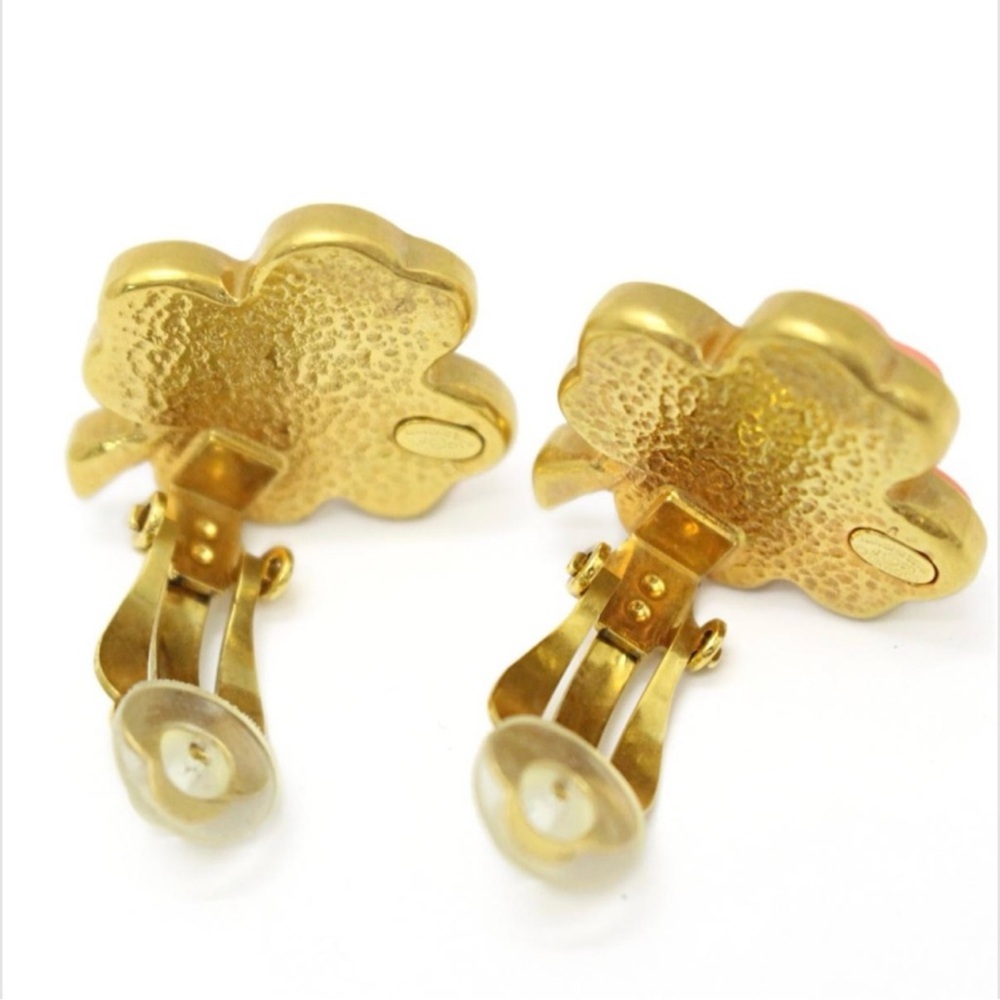 CHANEL CC Clover Clip On Earrings - Picture 8 of 12